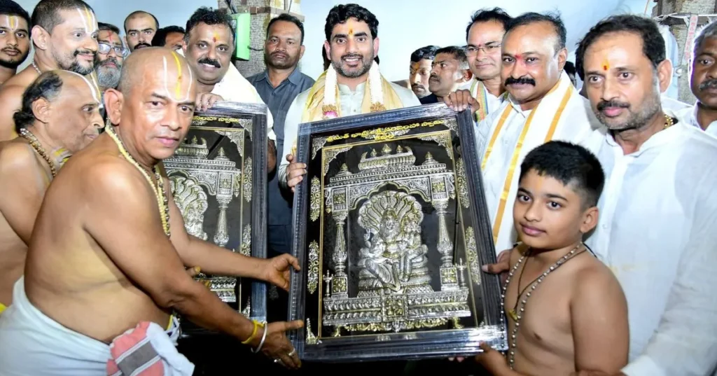 ఖాద్రి లక్ష్మీనరసింహస్వామి కల్యాణోత్సవానికి ప్రభుత్వ పట్టు వస్త్ర సమర్పణ