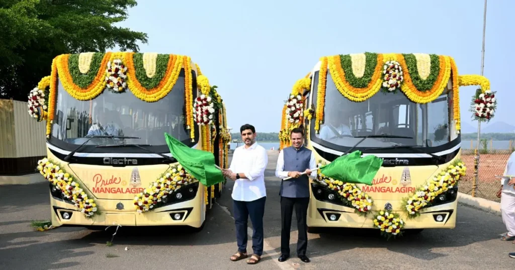 మంగళగిరిలో ఉచిత బస్సు సర్వీసులు ప్రారంభించిన మంత్రి నారా లోకేష్