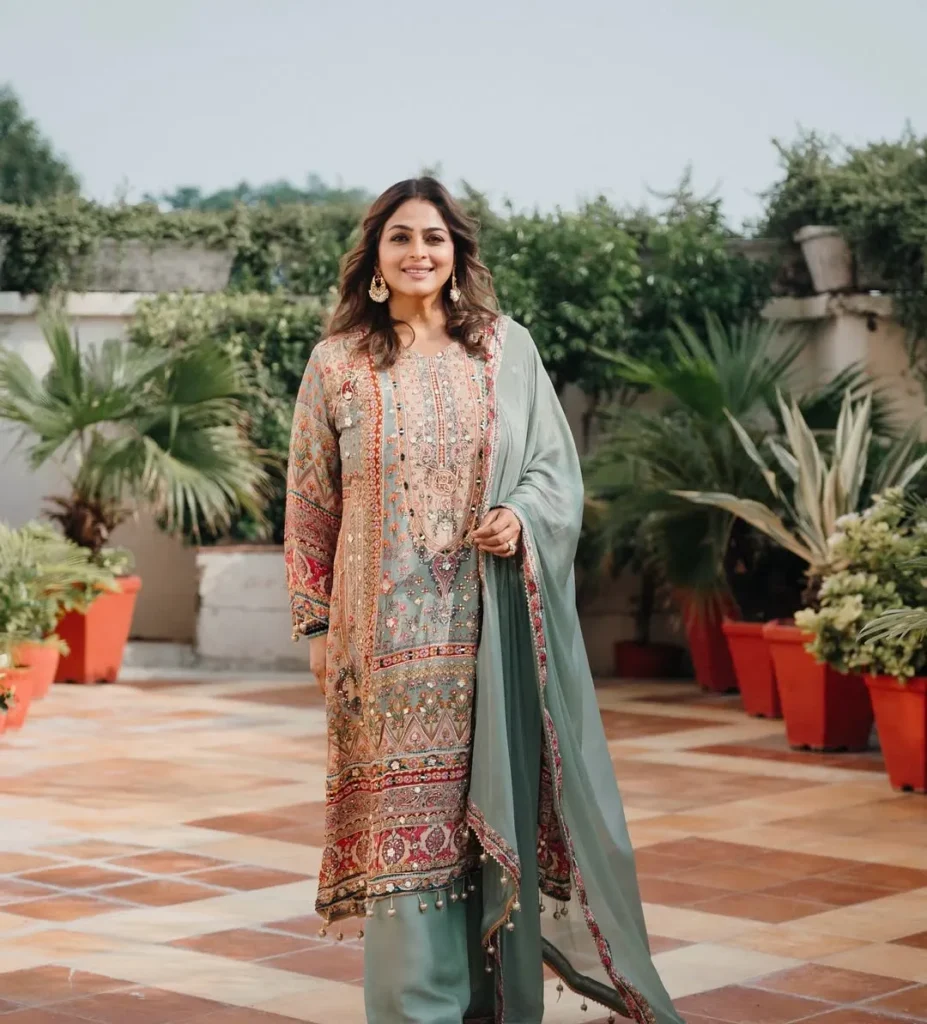 shilpa-shirodkar-10th-fail-married-double-mba-banker