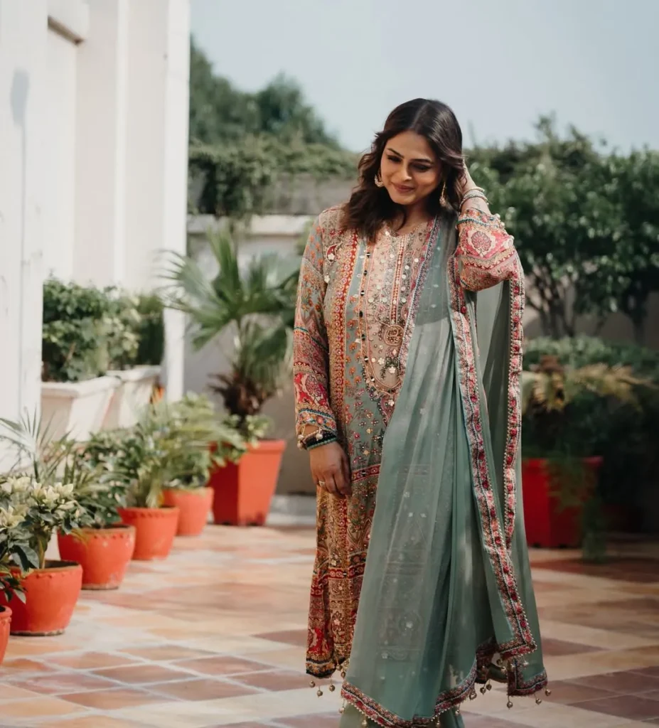 shilpa-shirodkar-10th-fail-married-double-mba-banker
