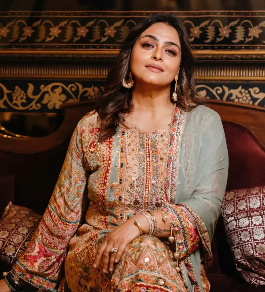 shilpa-shirodkar-10th-fail-married-double-mba-banker