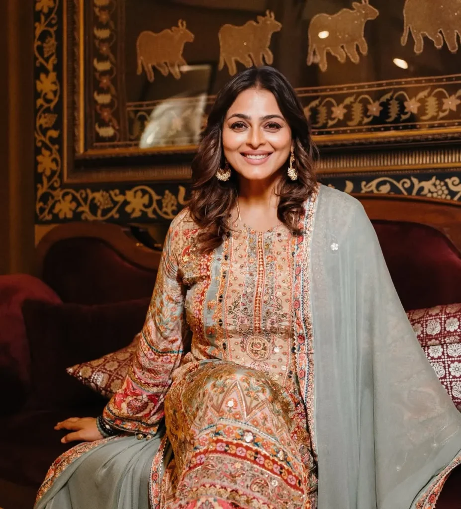 shilpa-shirodkar-10th-fail-married-double-mba-banker